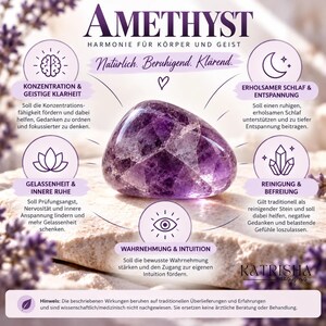 Może przedstawiać: Wypolerowany fioletowy ametyst umieszczony w centrum infografiki zatytułowanej AMETHYST HARMONIE F&Uuml;R K&Ouml;RPER UND GEIST. Grafika zawiera pięć okrągłych ikon z tekstem opisującym korzyści, takie jak koncentracja, sen i intuicja.
