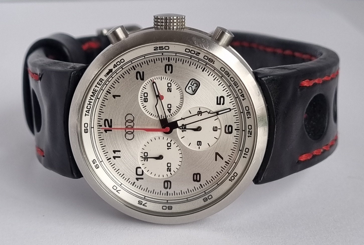 uhr #uhren #armbanduhr #watch #watches #chronograph #chronometer #design  #designer #marken #markenuhr #original #analog #digi…