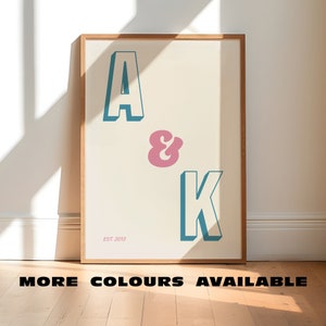 Impresión personalizada con iniciales de pareja / Arte mural tipográfico minimalista retro para parejas / Póster de regalo genial