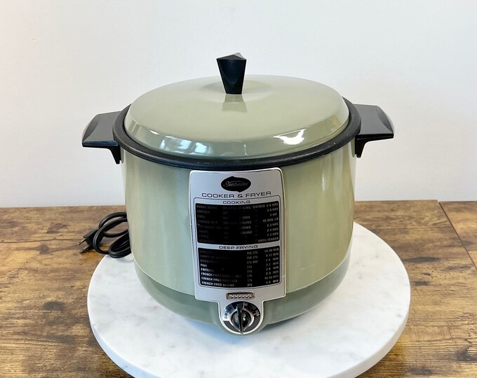 Vintage 1970's Sunbeam Cooker & Deep Fryer Appliance in Avocado Green