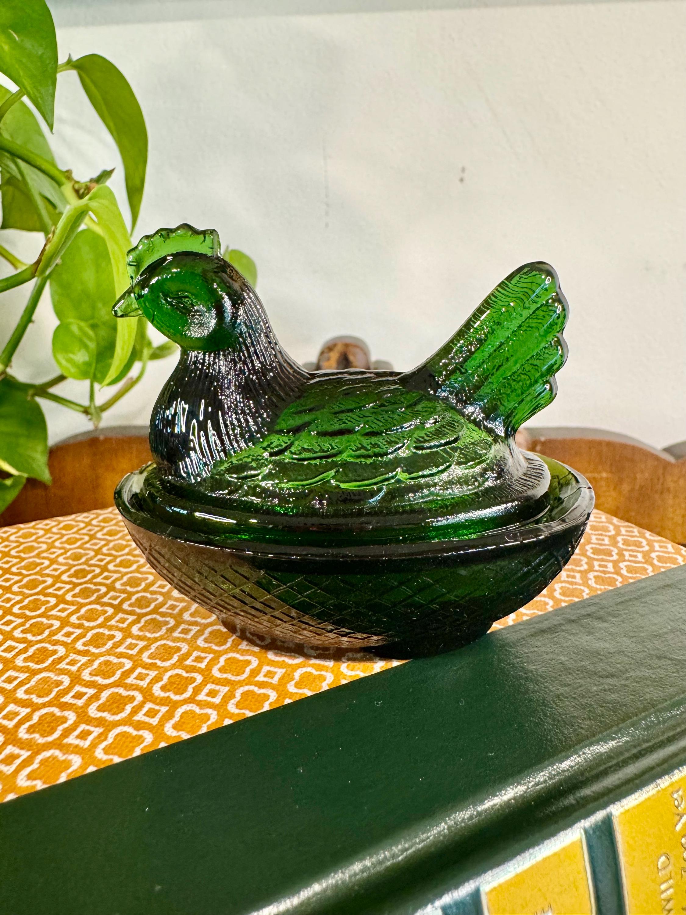 Vintage Emerald Green Glass MINI Hen on Nest; Made in Taiwan