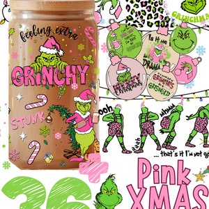 Könnte beinhalten: Ein Set mit 36 druckbaren Weihnachtsmotiven mit dem Grinch. Die Designs beinhalten eine Vielzahl von Bildern, darunter den Grinch mit einer rosafarbenen Weihnachtsmütze, den Grinch mit einer Tasse Kaffee und den Grinch, der "feeling extra Grinchy" sagt. Die Designs sind perfekt für die Erstellung von individuellen Geschenken, Dekorationen und vielem mehr.