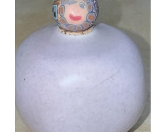 Botella de cerámica Studio-Craft firmada con tapón de corcho decorativo de arcilla polimérica.