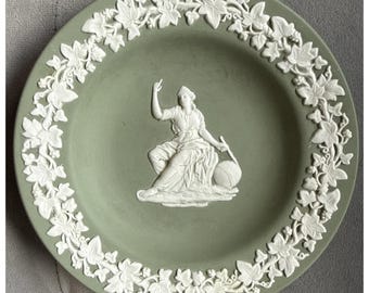 Plato pequeño vintage Wedgwood Sage Green Jasperware UNCOMMON SPRIG