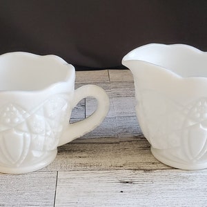 Vintage McKee Toltec Open Sugar & Creamer Milk Glass Set