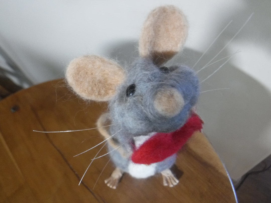 Mouse , Mouse With a Heart, Needle Felted Mouse, Collectible Mouse ...