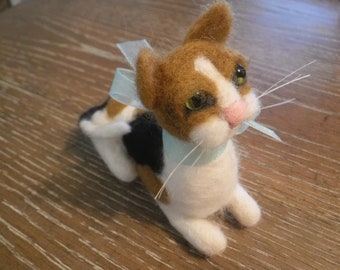 Calico Cat, Needle Felted Calico Cat, Miniature Calico Cat, Doll's Pet Cat