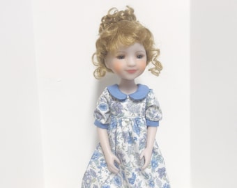 Conjunto Ruby Red Fashion Friends, ropa para muñeca de 35 cm, vestido Cool Blues y zapatillas deportivas.