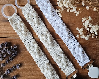 PDF crochet pattern pacifier clip/ napphållare Hjärtrud swe and eng (US-terms)