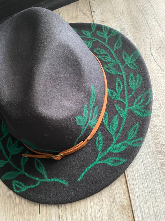 Unisex Hand-Painted Tuscan ?Wide-Brim Hat in Green and Yellow Hand-Painted – Bohemian Atelier Collection main image 4