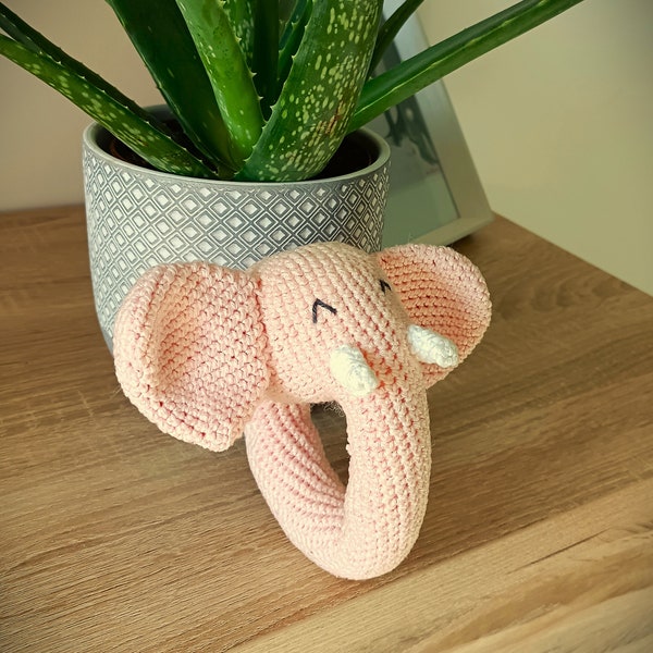 Doudou / Hochet éléphant avec grelot / Cadeau bébé au crochet Amigurumi