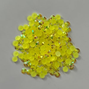 2500pcs 5mm Resin Rhinestones Bulk, Transparent Lemon Yellow AB Flatback  Round Jelly Rhinestones Non Hotfix Crystal Gems Large Quantity Wholesale  for