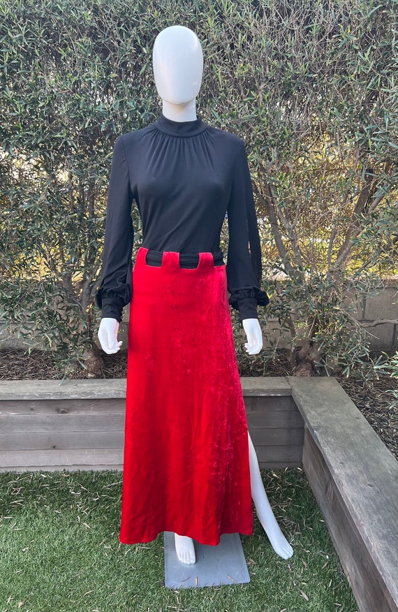 Red and black velvet gem