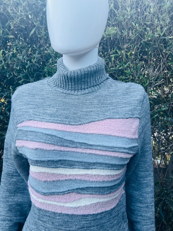 Solyne Turtleneck Grey and Pink Sweater