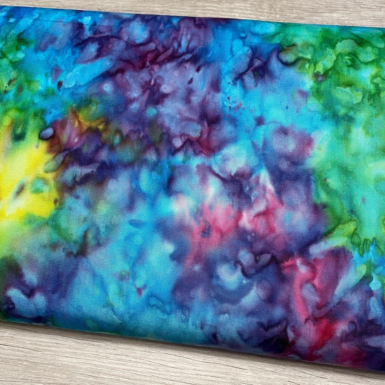 Hoffman Bali Batik Fabric - 839-181 Rainbow - 100% Cotton - 839 Mottles - Tie Dye look image 5