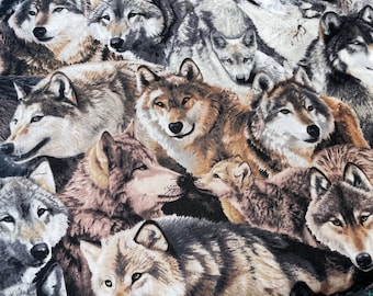 Wolf fabric - Elizabeth's Studio - Canis Lupus 9704 Multi Packed Wolf - 100% Cotton Fabric