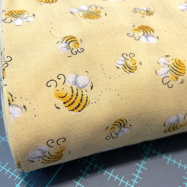 Bee fabric by the yard - Yellow - Susybee - Clothworks - 100% Cotton Fabric - Susy Bees Honeybee