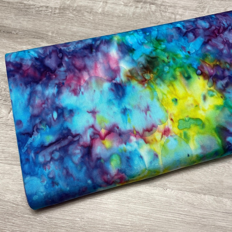 Hoffman Bali Batik Fabric - 839-181 Rainbow - 100% Cotton - 839 Mottles - Tie Dye look image 3