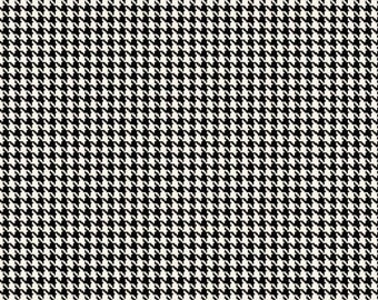 Houndstooth FLANNEL Fabric - Marcus Fabrics - 100% Cotton Fabric - Primo Plaids Black and White Flannel