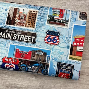 Tissu Route 66 - Monuments américains - 100 % coton - Kanvas Studios for Benartex - Road Trip Driving Car Travel US MAP Main Street USA Icons