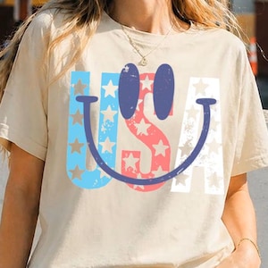 USA Smiley Face Shirt, Patriotic 4th of July Tee, Red White Blue Stars Comfort Colors T-Shirt, Independence Day Gift for Women