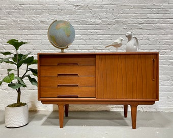 Apartment Sized Mid Century MODERN styled Sculpted CREDENZA / Media Stand / Sideboard