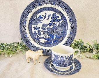 Churchill Classic Blue Willow - Staffordshire England Set