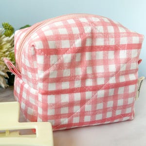 Handmade Quilted Cosmetic Bag: Pink Gingham Makeup Print Lining