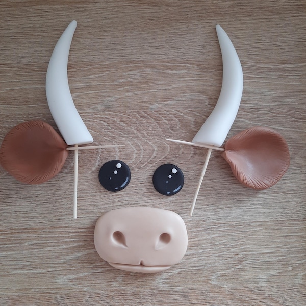 Highland Cow Cake Topper Kit: Fondant Cake Decorating