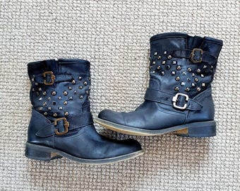 Bottes en cuir cloutées, pointure 38EU