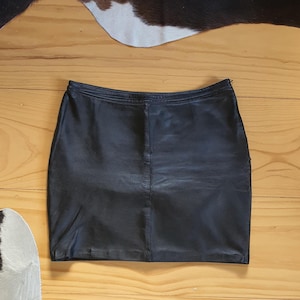 Leather skirt size M