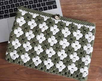 Crochet Laptop Sleeve //Daisy//