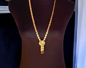 Al-Qustal Pleated Gold Zard coin Necklace