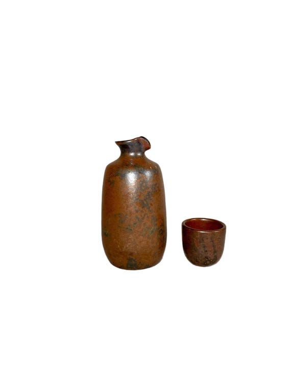 Bizen Ware Sake Set: Red-tinted Clay Tokkuri Bottle & Ochoko Cup
