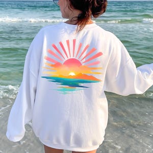Retro Sunshine Hoodie, Retro Sunset Rays Wavy Back Sweatshirt, Sun Rays Sweater, Beachy Vibes, Retro Summer Time , Sunset Sweatshirt bild 7