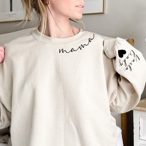 Custom Mama Sweatshirt with Kid Name on Sleeve, Personalized Mom Sweatshirt, Minimalist Momma Sweater, Christmas Gift for Mom, Gift for Her
