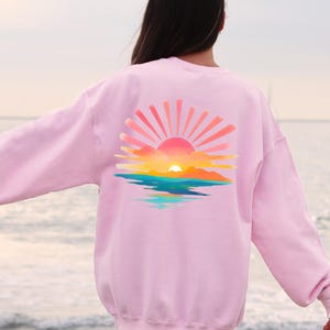 Retro Sunshine Hoodie, Retro Sunset Rays Wavy Back Sweatshirt, Sun Rays Sweater, Beachy Vibes, Retro Summer Time , Sunset Sweatshirt bild 2