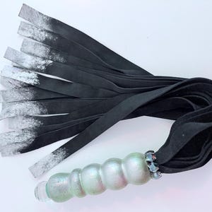 Leather flogger- Quick Silver
