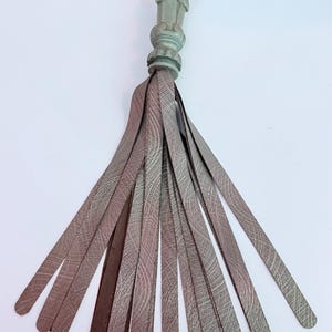 Leather flogger- Tahiti