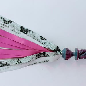 Leather flogger- Bubble Yum