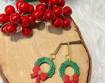 Christmas wreath earrings,polymer clay earrings,holiday earrings,handmade polymer clay Christmas wreath earrings