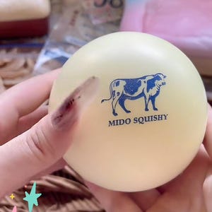 Mido Giant Milk Stress Ball Original Milk and Grape Milk Scented, 10-12 cm, Trwała Ćwiczenie Dłoni i Redukcja Stresu
