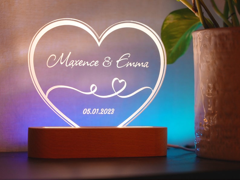 Veilleuse personnalisée couple Idée cadeau de mariage, amoureux cadeau de rencontre Lampe gravée cœur prénoms et date St Valentin zdjęcie 1