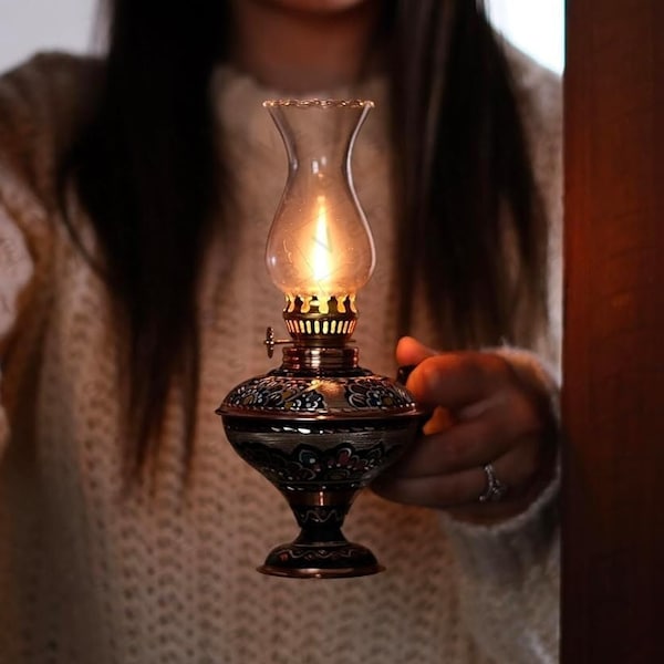 Vensila Vintage Oil Lamp | Handmade Kerosene Lamp for Valentine's Day Copper Hurricane Lamp | Decorative Gift Antique Lamp Home for Lighting