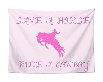 Enregistrer une balade à cheval une tapisserie de cow-boy Western Howdy tapisserie Hot Pink Cowboy Preppy tapisserie mur Collage art salle de bain maison chambre Decor