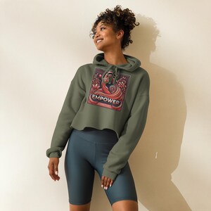 Trendy Women&#39;s Cropped Hoodie – Soft Fleece, Raw Hem & Relaxed Fit