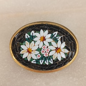 Broche fleur vintage en micro mosaïque : épinglette florale dorée - France