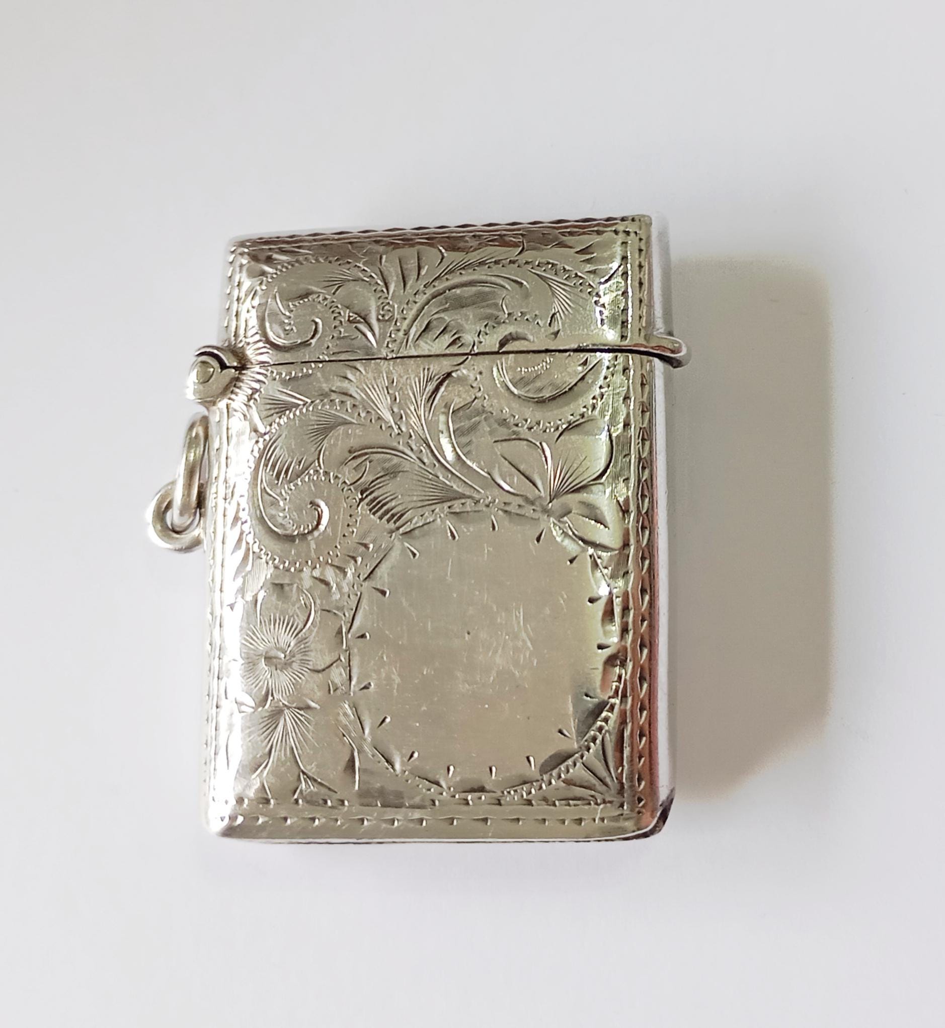 A sterling silver vesta case