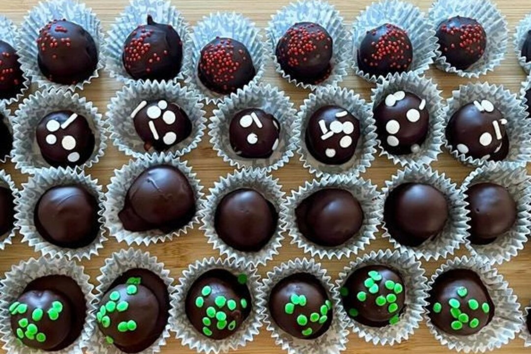 12 Dark Chocolate Cherry Cordials Etsy