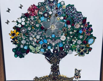 Schmuckkunst Bild Katze sitzt unter einem Baum